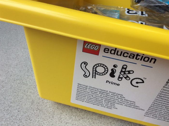 Lego Konstruktionskästen Lego Spike Prime und WeDo 2.0